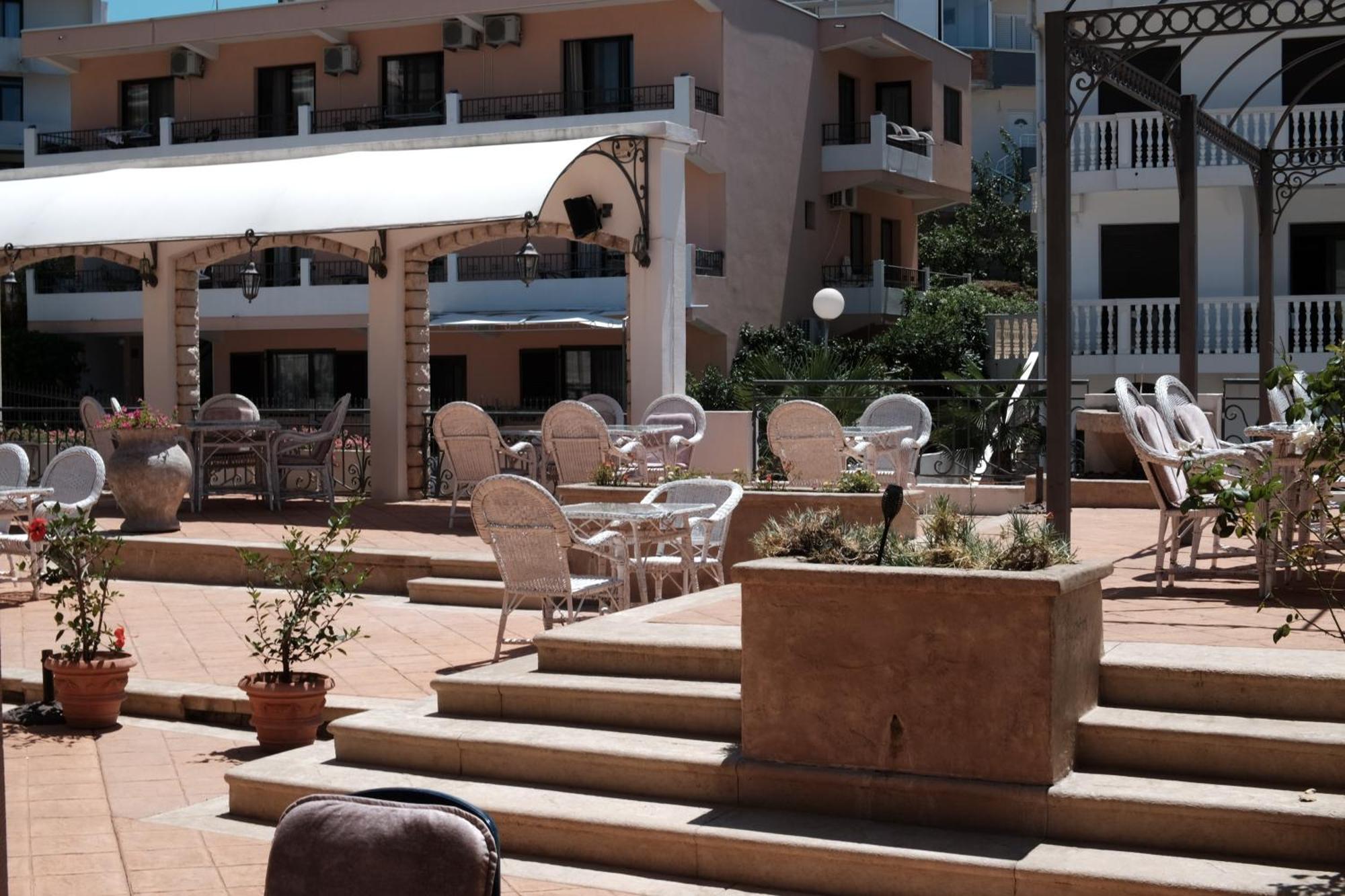 Hotel Kleopatra Ulcinj Exterior foto